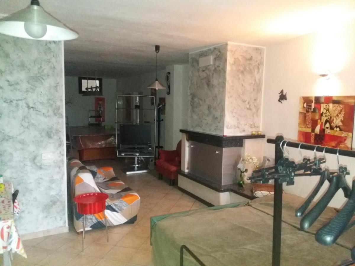 Ferienwohnung Tana Per Gli Ospiti Terni Exterior foto
