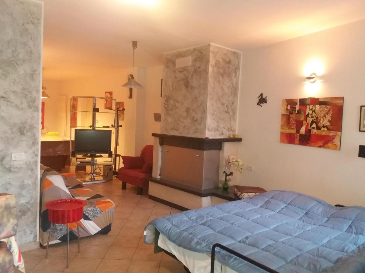 Ferienwohnung Tana Per Gli Ospiti Terni Exterior foto