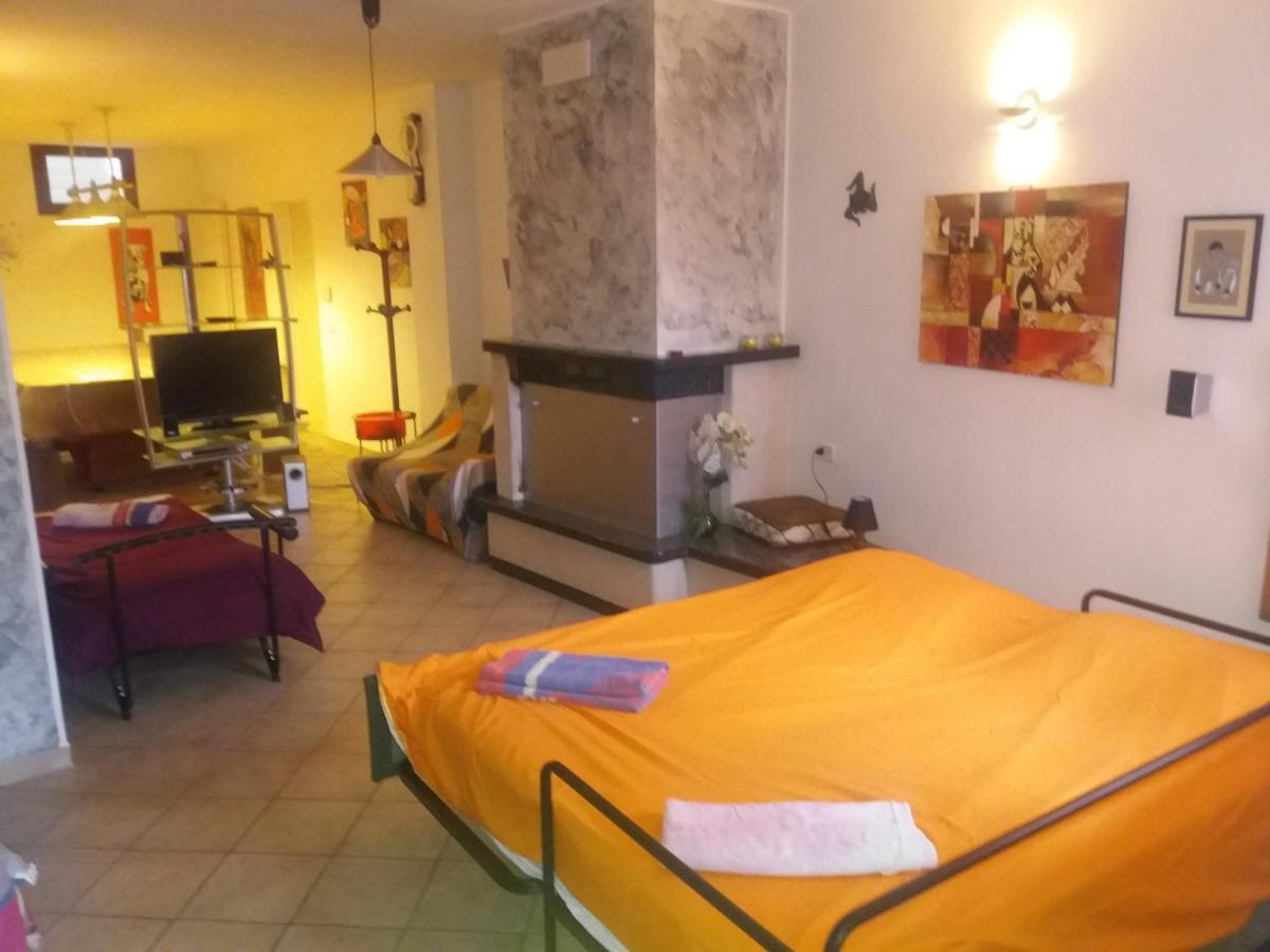 Ferienwohnung Tana Per Gli Ospiti Terni Exterior foto