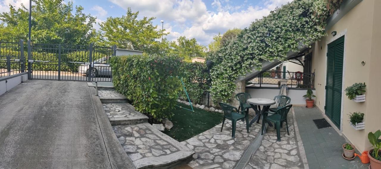 Ferienwohnung Tana Per Gli Ospiti Terni Exterior foto